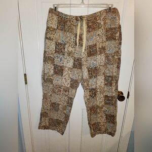 ORVIS Women's Capris Size 16; pretty khaki tone patchwork pattern